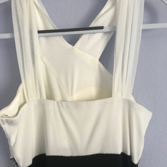 Black and White Form-fitting Formal Dress - Picture 3 of 3